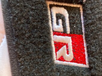 Na YARIS kompletní sada luxusních velurových auto koberců - 4