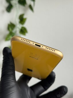 iPhone Xr 64GB žlutý - 100% baterie, záruka - 4