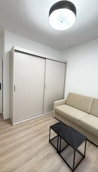 Prodej bytu 1+kk 18,2 m² Ortenovo náměstí - Holešovice - 4
