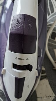 Napařovací žehlička ETA Tiara 0289, téměř nová - 4