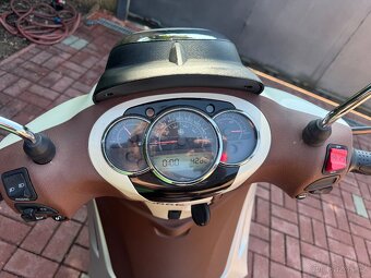 Piaggio Beverly 300 - 4