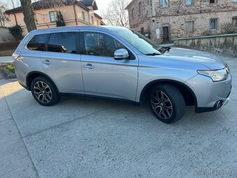Mitsubishi Outlander 3 2015 2.2d 110kw 7mist 4x4 automat kam - 4
