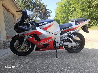 Suzuki GSX-R 750 K1 - 4