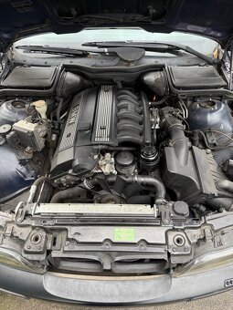 Bmw e39 523i náhradní díly - 4