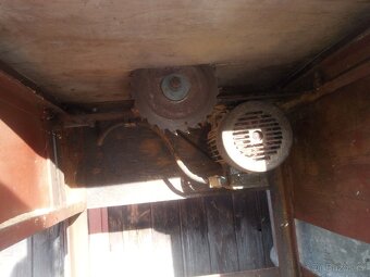 Stolní pila 380v - 4