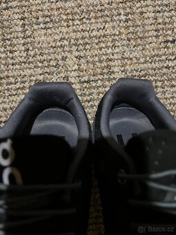 On Running, model Cloud, velikost 37,5 černobílé - 4