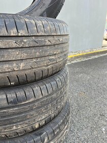 Nexen 215/60R16 - 4