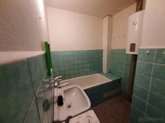 Pronájem bytu 1+kk s balkónem, Holý vrch - 4