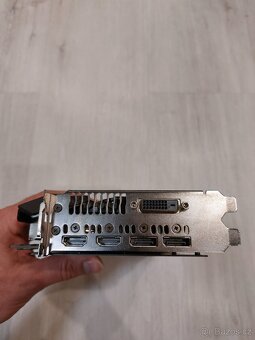 ASUS ROG STRIX GTX 1080 8GB GDDR5 - 4