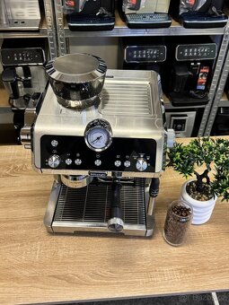 Kávovar espresso DeLonghi EC 9335.M La Specialista - 4