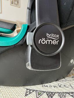 BRITAX ROMER BabySafe iSense 2022 - 4