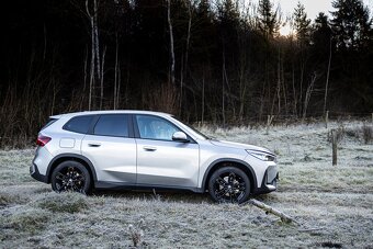 BMW IX1 e Drive20 elektromobil 2024, 9500km - 4