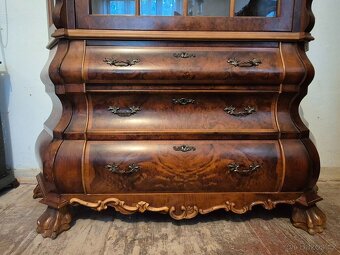 Luxusní vitrína v barokním stylu - břichatka - kořenice - 4