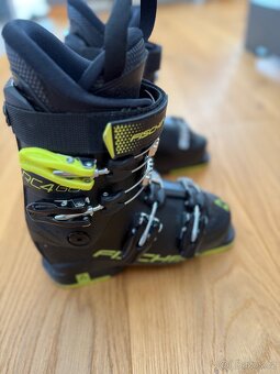 Prodám juniorské lyžáky Fischer RC4 60, vel 225 - 4