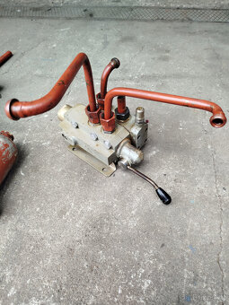 hydraulické filtry a rozvaděč - 4