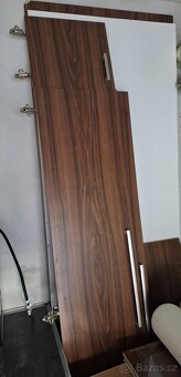 Skříň - vhodná do vestavby / zánovní + dveře, zárubně - 4