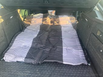 Samonafukovaci matrace do auta - 4