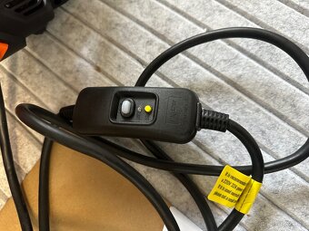 Elektrická řezačka betonu (525) - 4