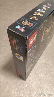 LEGO 75810 Upside Down (Stranger Things) - 4