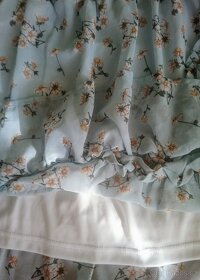 Nová sukně Cropp s květinovým potiskem - 4
