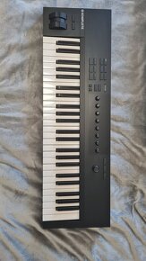 Prodám MIDI klávesy Native Instruments Komplete Kontrol A49 - 4