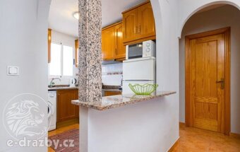 Apartmán 54 m2 se dvěma ložnicemi a bazénem v Nueva Torrevie - 4
