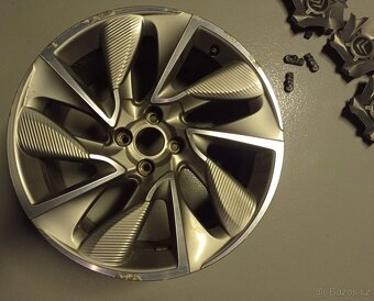 19" LETNI CAIRNS ORIGINAL CITROEN DS5, DS4, DS3 - 4