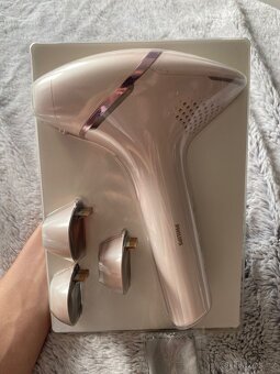 Epilátor Philips Lumea IPL 9000 - 4