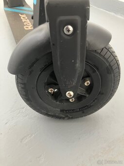 Dětská koloběžka Razor Air 5 - 4