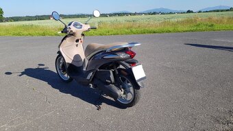 Piaggio Liberty 50 - možno jezdit bez řidičského průkazu - 4