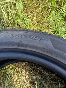 235/45R18 - 4