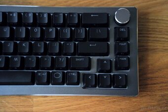 Mechanická klávesnice Cooler master ck721 - 4