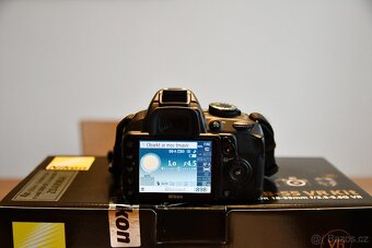 Nikon D3100 + Nikkor AF-S 18-55mm - 4