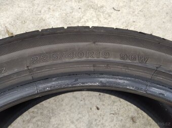Letní pneu Bridgestone 235/40 R19 - 4