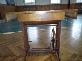 ŠICÍ STROJ - MINERVA - 4