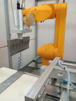 Universální robot Stäubli - 4