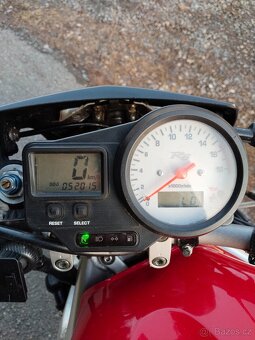Yamaha R6 - 4