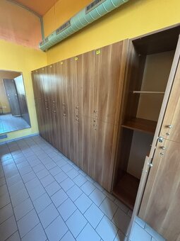 Prodám použité šatní skříně - 4