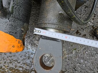 PRODÁM: velká Hydraulické pístnice, válce, píst - 4