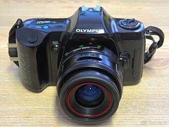 Analog Olympus OM 101 Power Focus + objektiv - 4