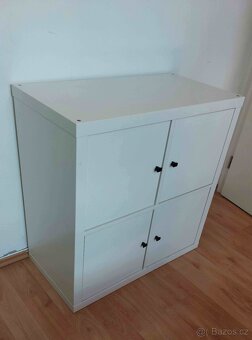 Kallax Ikea knihovna s dvířky - 4