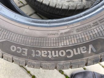 Continental 235/60 R17C - 4
