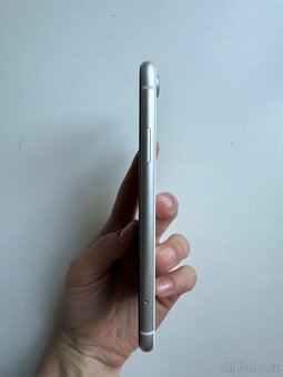 Iphone XR 64GB bílá + Airpods 2. generace - 4