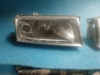 Škoda Octavia 1 fl přední světla - 4