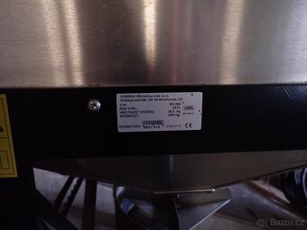 Rozmetadlo, posypový vozík  VARES - 4