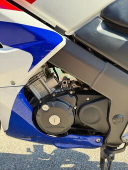 Honda CBR 125R – Červeno modro bílá edice - SLEVA - 4