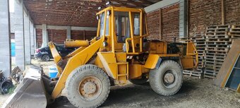 Nakladač ZTS UNK 320 - 4