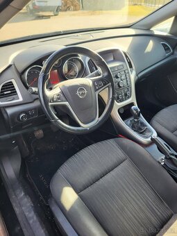 Opel Astra J 2011 130tis. km - 4