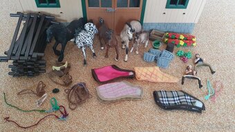 Schleich Stáj s koňmi - 4