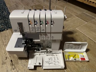 Šicí stroj coverlock/overlock Merrylock MK 4075 - 4